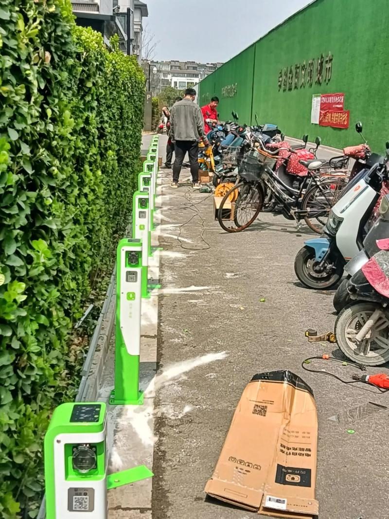 道路绿化带景观充电桩实景